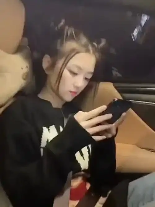 搞笑对口型美女搞笑表演卖萌清纯妹子