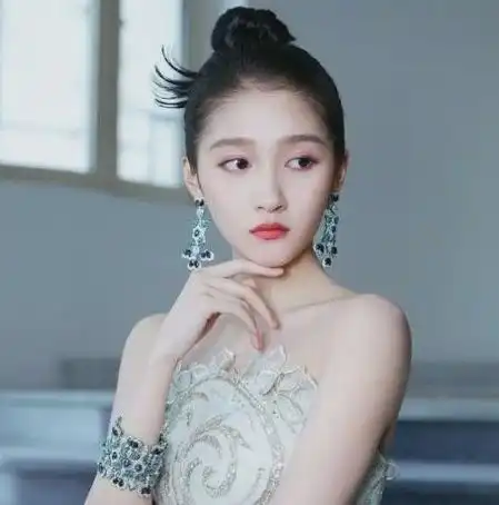 4大国民闺女长大后都是什么模样有的很清纯,有的很女神