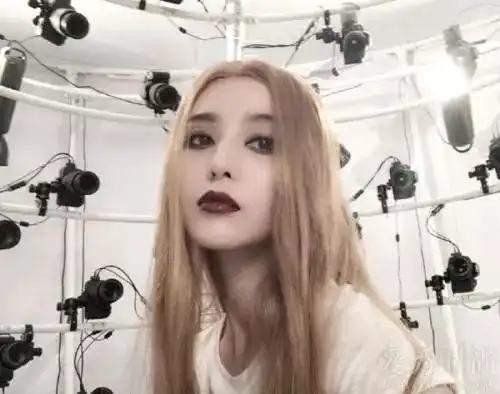 染什么发色才会让你更有气质