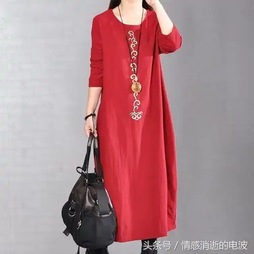 女人过了45岁少穿妈妈装,今年流行这样的女装,年轻20岁不止