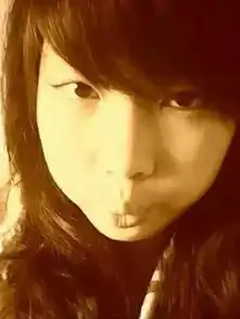有没有人认识这位美女,必有重谢的啦,把她qq号给我