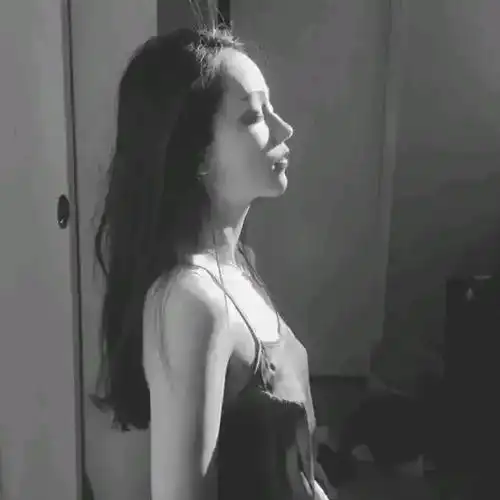 当我老了,我仍是位精致的大娘