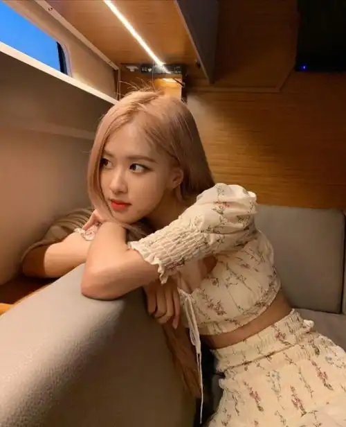 rose朴彩英果然美女连头发丝都是绝美