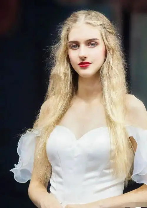乌克兰美女远嫁大15岁安徽大叔,爱上中国白酒,一次能喝一斤多