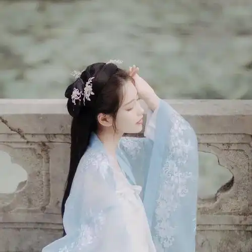唯美意境古风女生头像晓阴无赖似穷秋淡烟流水画屏幽