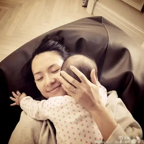 章子怡产后照刷屏生完二胎的女人,凭什么这么飒