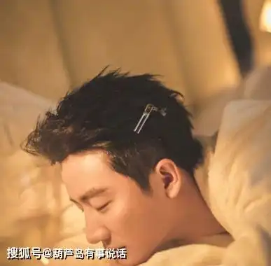 鹿晗少女心,易烊千玺太呆萌,男爱豆们戴上发卡真的比女人还美