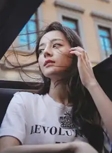 迪丽热巴大学的时候长这样皮肤黑还能当校园女神