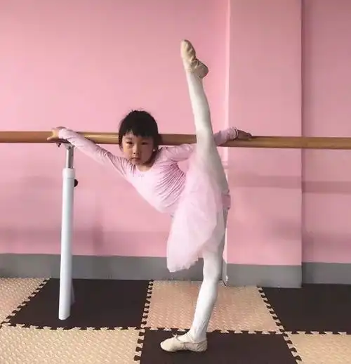 不得了,上过央视和湖南卫视的美女,来当涂免费教舞蹈了一定要认识