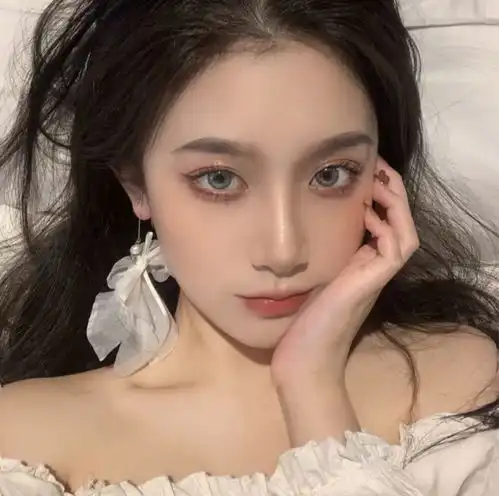 真人女头看起来比较飒的头像