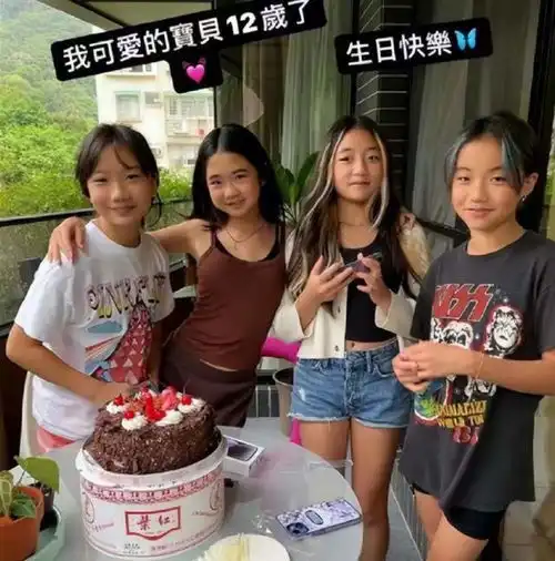 黄多多成熟打扮再惹争议,看完网友的恶评,想帮他们说几句