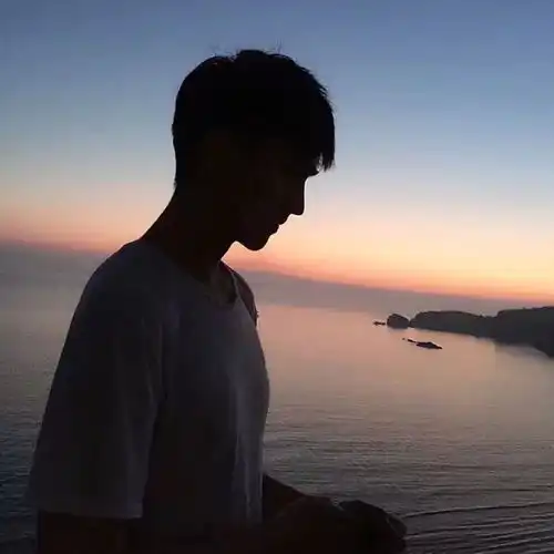 能上热搜的朱砂痣与白月光文案