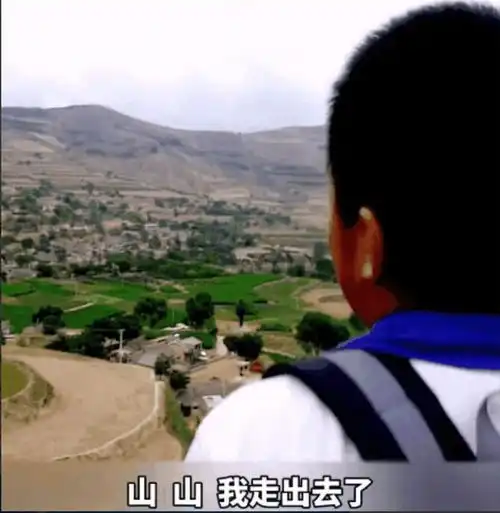 8年过去了,当年在工地上收到大学通知书的搬砖男孩,后来怎样了