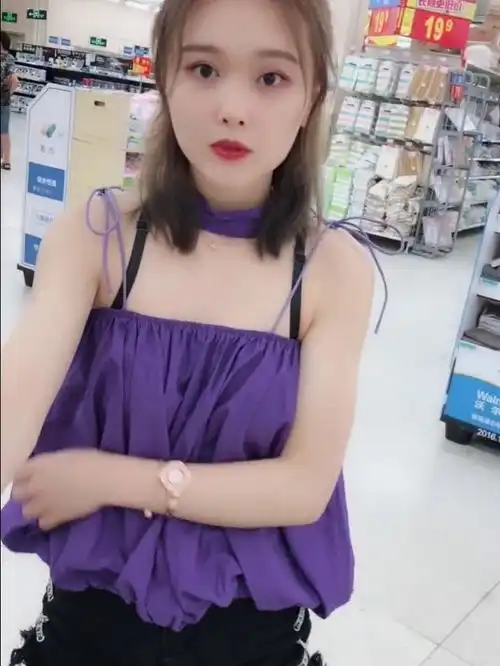 本以为是情敌,没想到是未来婆婆,女孩慌了
