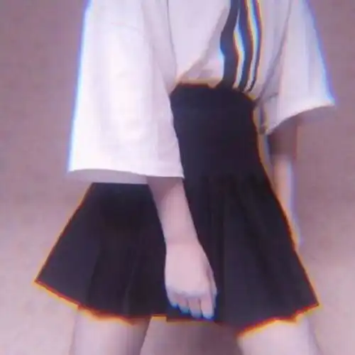 女生头像我本见万物波澜不惊,唯独见你方寸大乱