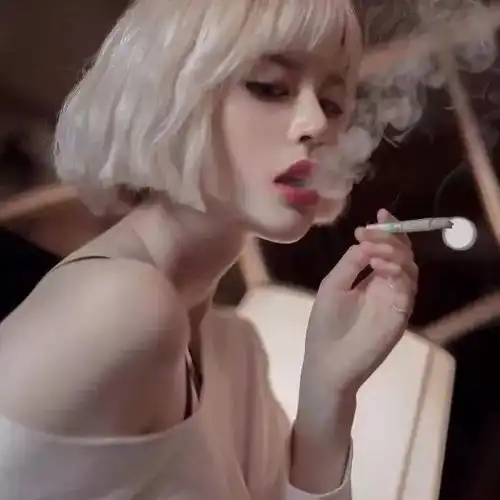 欧美女头走路都带风的女孩不能吃感情的苦