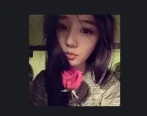 求类似于这种图女生手拿玫瑰花伤感头