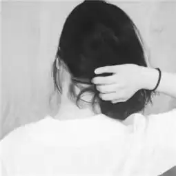 女生霸气经典说说愿你三冬暖愿你春不寒愿你天黑有灯下雨有伞