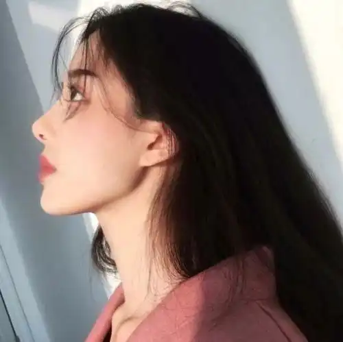 头像丨你不要再夸我了