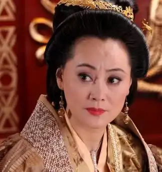 她两获百花影后,21岁嫁42岁二婚丈夫,46岁生子生父是个谜