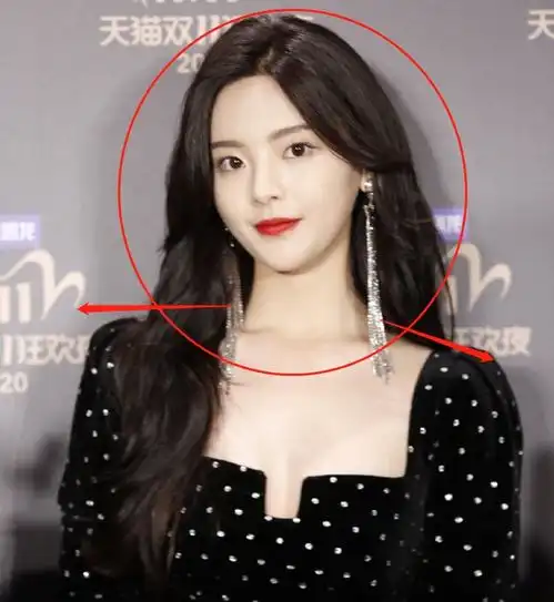 硬糖少女和the9撞衫,孔雪儿张艺凡身材比拼,这对比差距我没看错