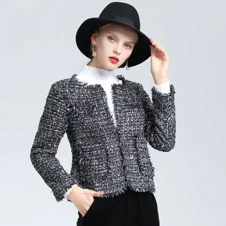 施悦名2018秋冬新款女装时尚圆领修身显瘦短款上衣高端气质毛呢外套女