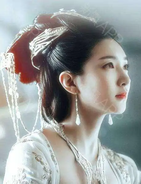 盘点12位女明星的古装打扮,谁配的上古装绝色美女称号
