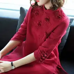 漂亮女人就是会装扮,身上的裙子动人心魄显气质,光背影就美爆了