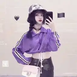 手机遮脸女生看手机的头像