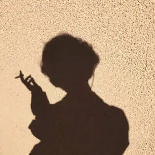 暗示自己该清醒的加好友文案