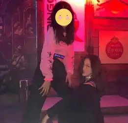 pgone再现强大女生缘王菲女儿李嫣主动关注,闺蜜也是忠实铁粉