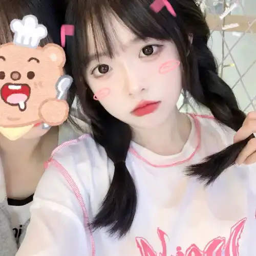 女生头像星河滚烫你是人间理想