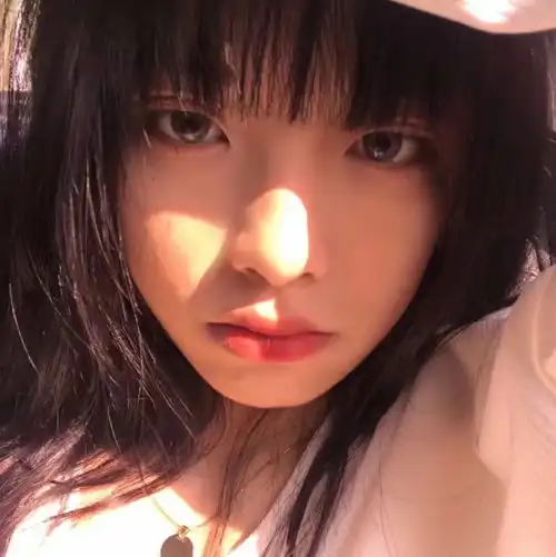 又纯又欲的女生头像