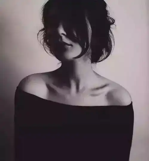 露肩怎么穿就靠这些小心机变美
