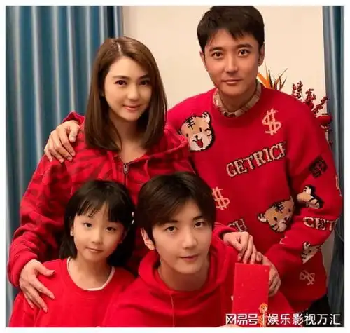 洪欣张丹峰宣布离婚,22岁儿子恐要2度改姓,生父莫少聪悄悄关心