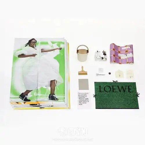 t型台把秀搬到墙上的loewe,少女心原地爆炸啦