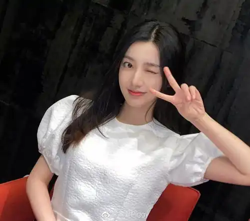 二十张非常漂亮的美图,大家喜欢这样类型的美女吗