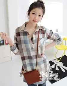 女生穿漂亮的衬衣看起来很有气质又单纯