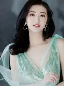 约会不知穿什么,快来跟着景甜学女神范十足,快get起来