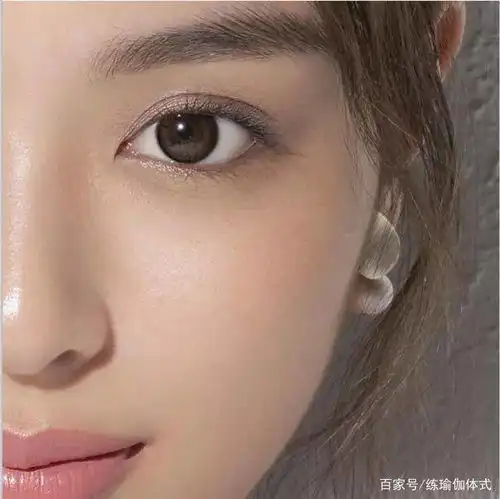 李斯丹妮素颜被阿朵吐槽女生保养忽略这个部位,真的很显老