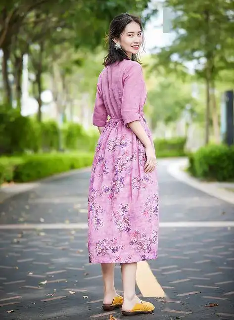 比旗袍还显气质的富贵裙,看背影都美极了,适合3549岁女人穿