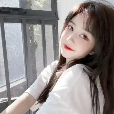 女生头像新的故事会在夏天汽水的碰杯中开始