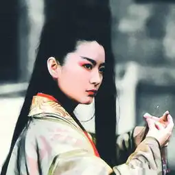 浓妆也要霸气美艳