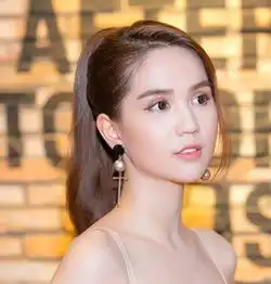 亚洲旅游偶遇各国美女,越南第一美女,据说男人看了移不开眼