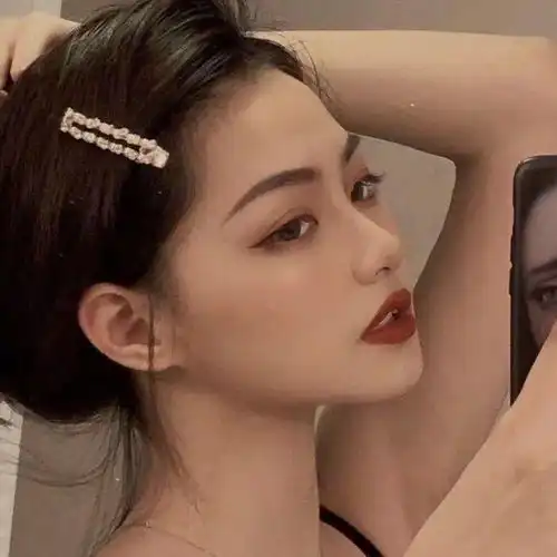 头像月亮不抱你时光摧毁你但我喜欢你