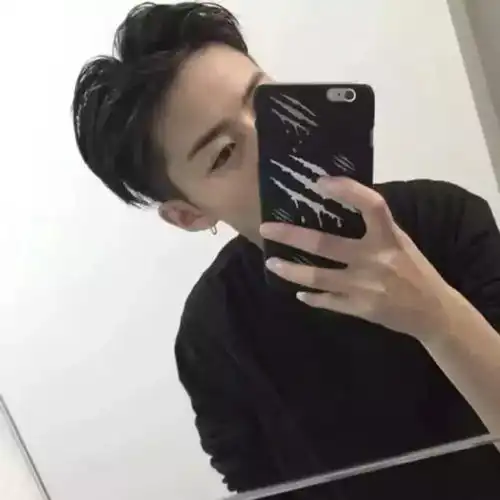 男生把两边头发铲光的发型,真的有这么好看吗