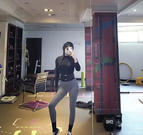 大长腿蜜桃女孩,玲珑身材惹人羡,直言这项运动或是关键