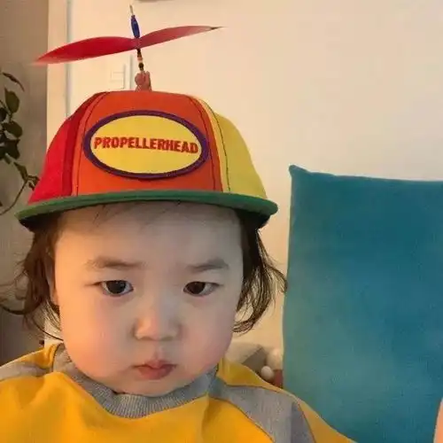 女生头像海底月是天上月,眼前人是心上人,后来懂得,海底月捞不起,心上人不可及