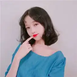 2018蓝色系仙气十足女生头像眼泪滑过脸颊的声音不好听