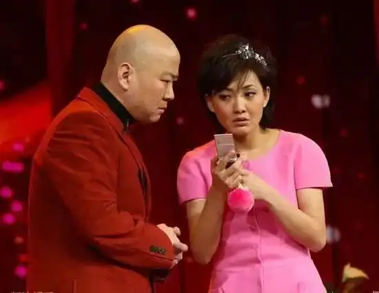 郭冬临45岁娇妻私照流出,冠军出身上过八次春晚的她完爆少女,靠的不止颜值